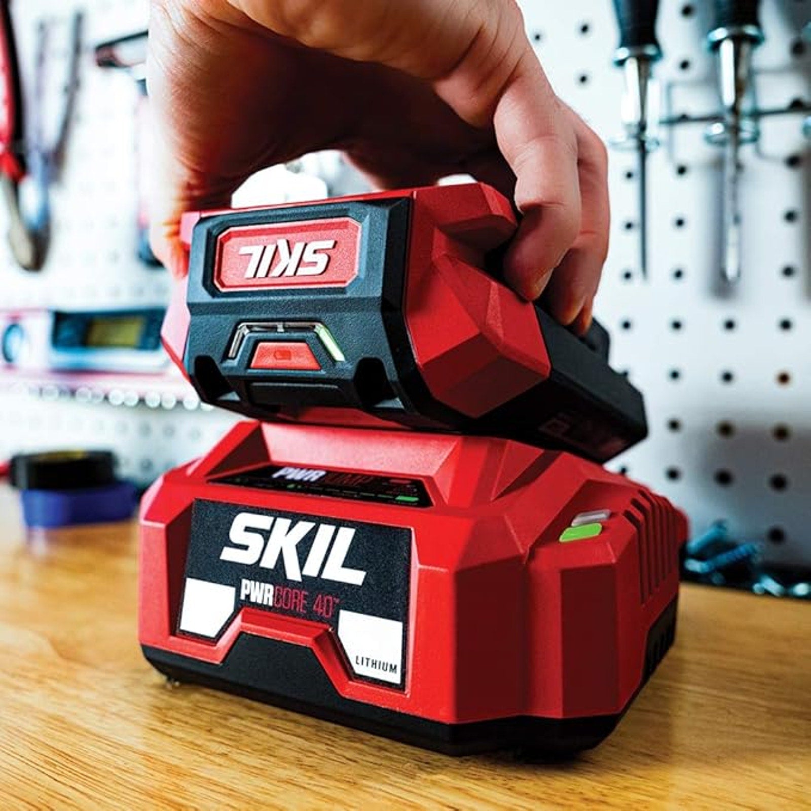 SKIL SC5364-00 PWRJump 150W 40V PWRCore Fast Charger Red One Size